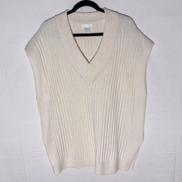 5/$25 Old Navy Oversized Cream Ribbed V Neck Sweater Vest M - Picture 1 of 14